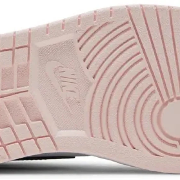 Nike Women’s Air Jordan 1 Retro High OG SE 'Bubble Gum' - Picture 5 of 5